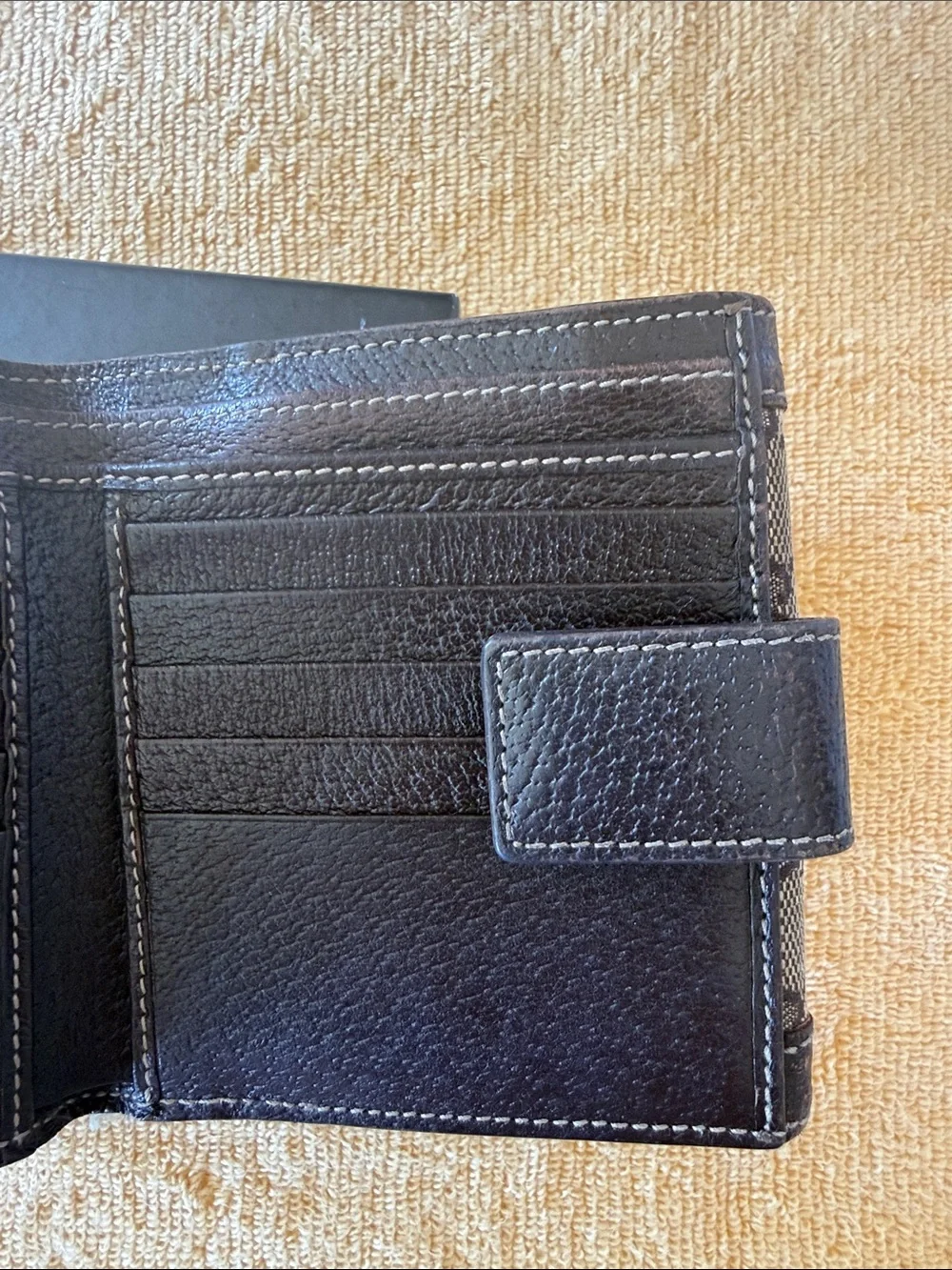 Authentic Gucci Wallet - Picture 8 of 9